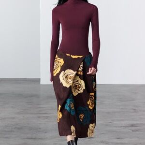 ZARA / Floral Wool Skirt /  Limited Edition / 100% WOOL / Bought in winter 2024